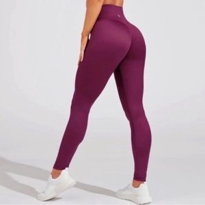 **SOLD** Buff bunny leggings